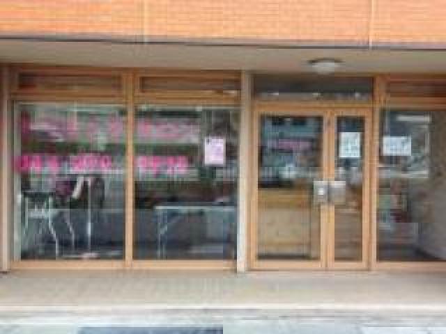 外観です。日当たりも良くて明るい店舗です。